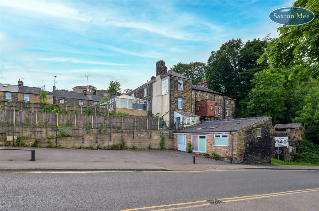 4 bedroom end of terrace house for sale in Langsett Road South
