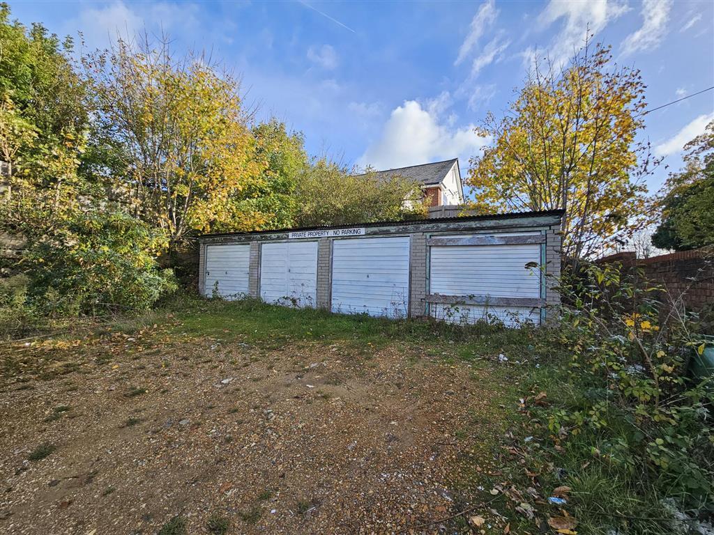 Main image of property: High Street, West End, SOUTHAMPTON