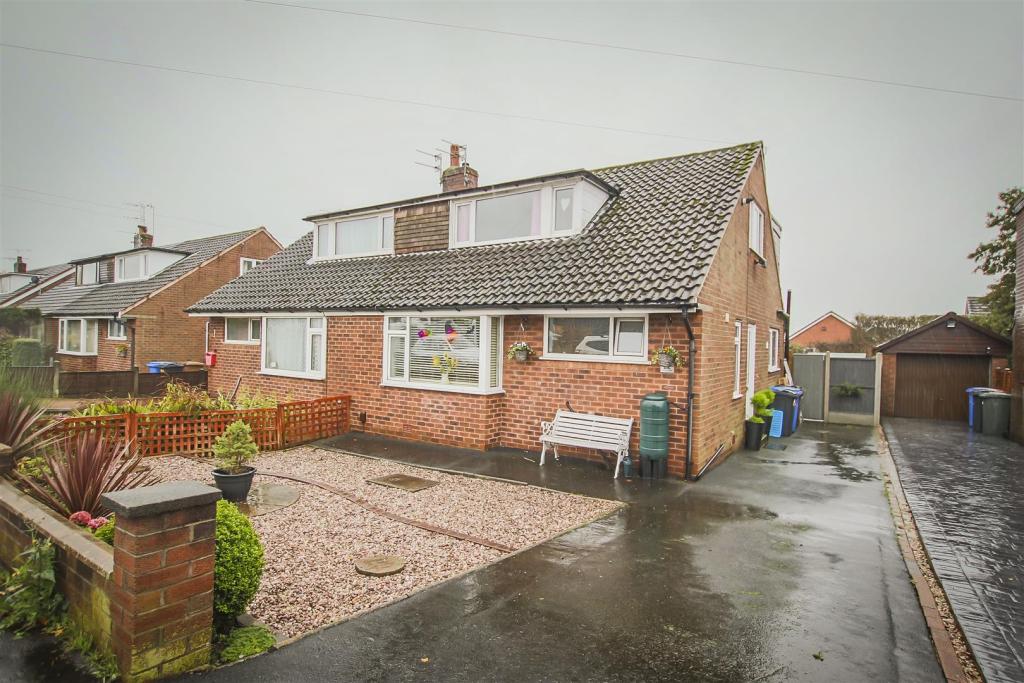 3 bedroom semidetached house for sale in Lindsay Drive, Chorley, PR7