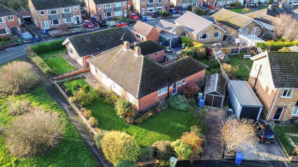 Main image of property: Davian Way, Walton, Chesterfield, S40