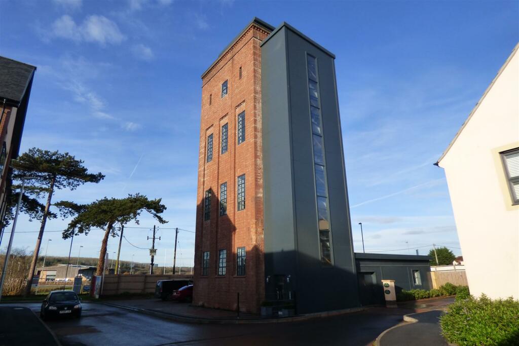 2 bedroom maisonette for rent in Water Tower, Mustoe Road, Frenchay, BS16