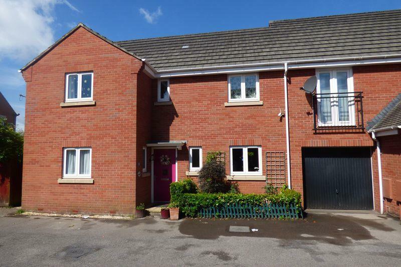3 bedroom semidetached house for sale in Halls Garden, Stoke Gifford, BS34