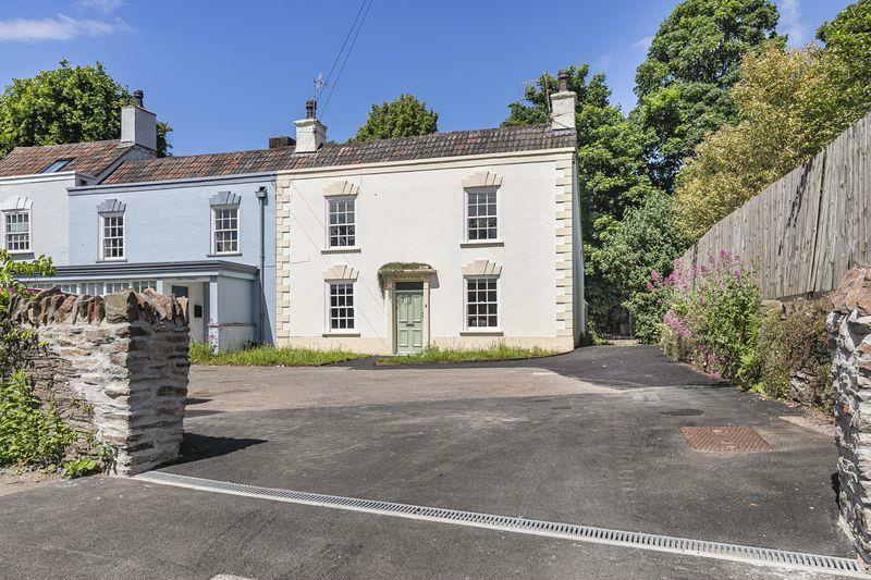 4 bedroom end of terrace house for sale in Bristol Road, Hambrook, BS16