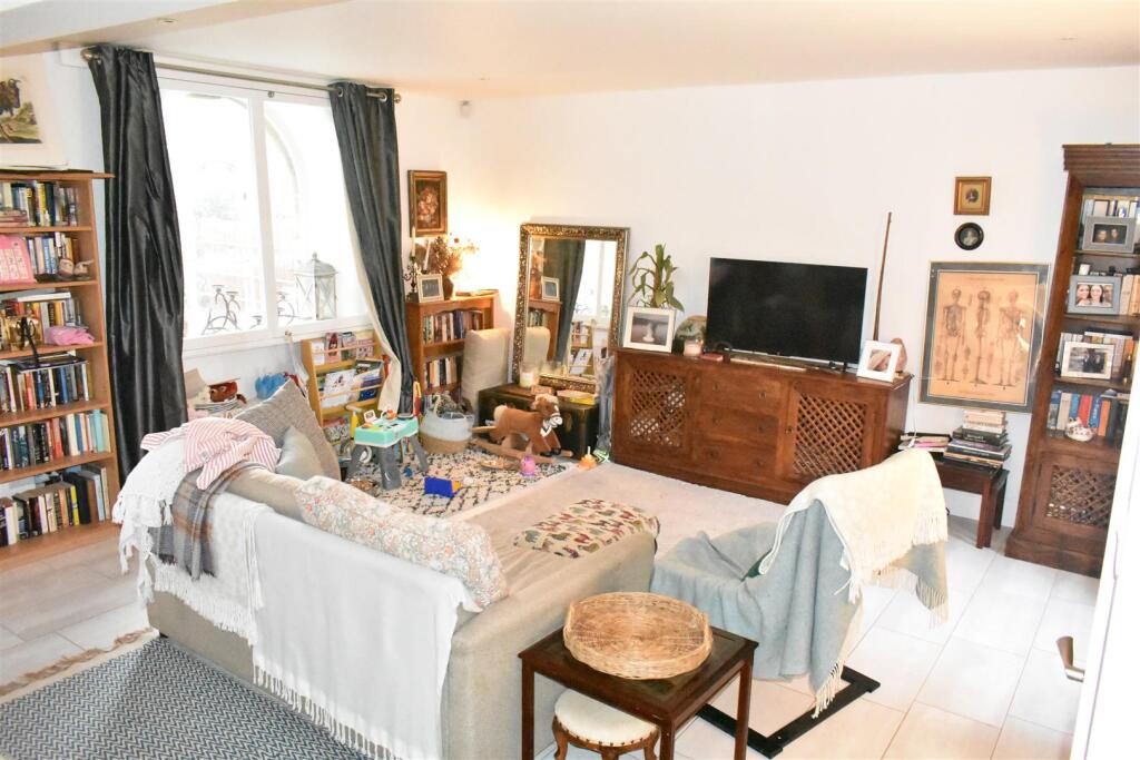 Additional property image - 6 The Old Coach House
