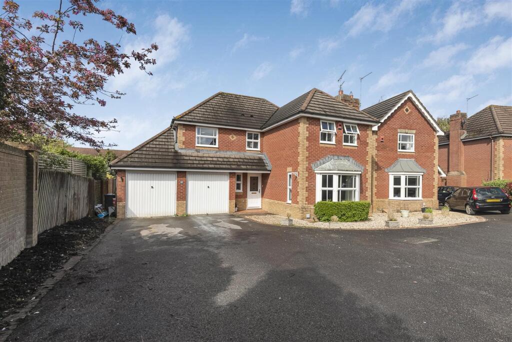 Main image of property: Heathfields, Downend, Bristol