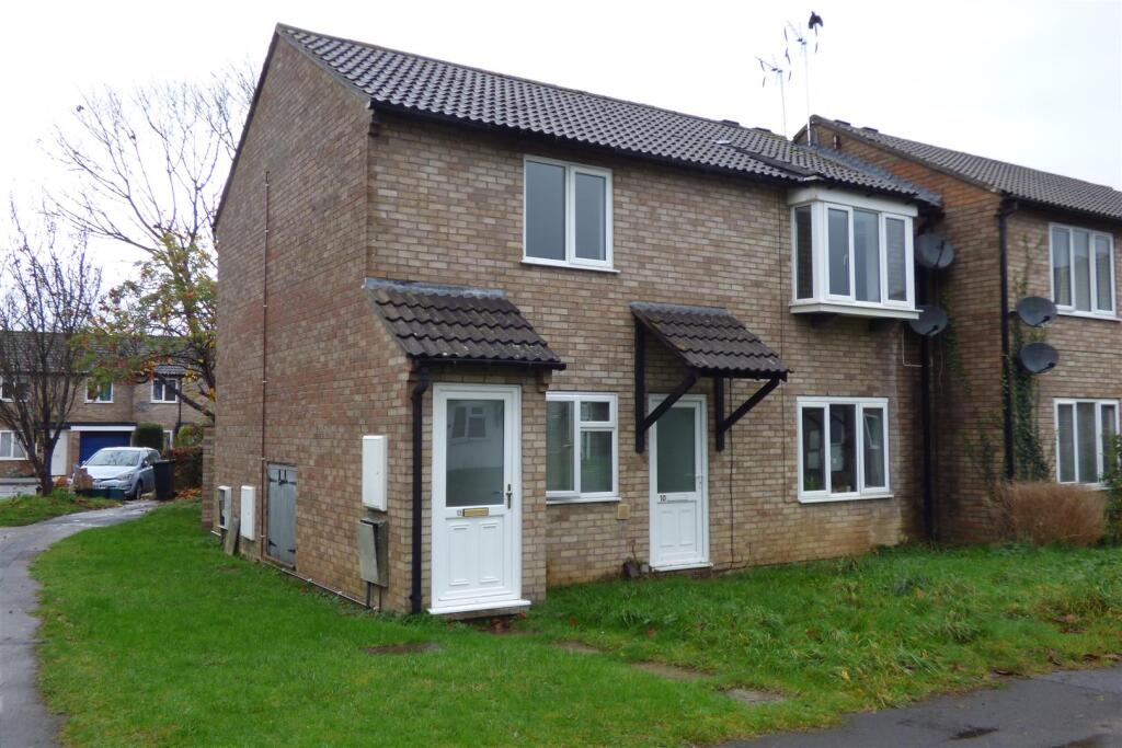 Main image of property: York Close, Stoke Gifford, Bristol