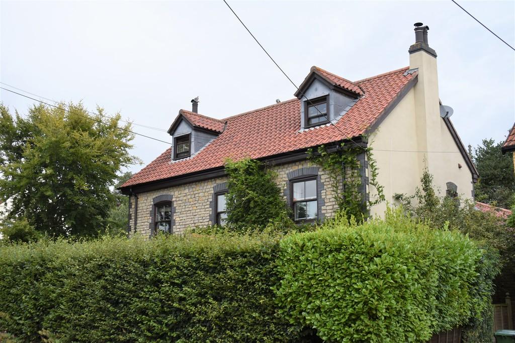 4 bedroom cottage for sale in Down Road, Winterbourne Down, BS36