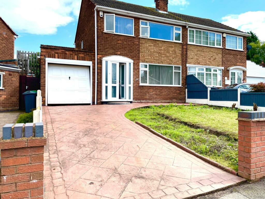 3 bedroom house for rent in Walsall Road, WEST BROMWICH, B71