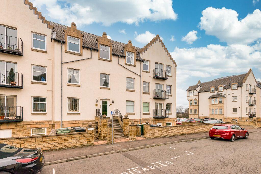 Main image of property: 15/6 Mid Steil, Edinburgh, EH10 5XB