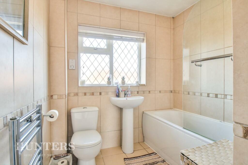 3 bedroom detached house for sale in Walsingham Avenue, Middleton M24