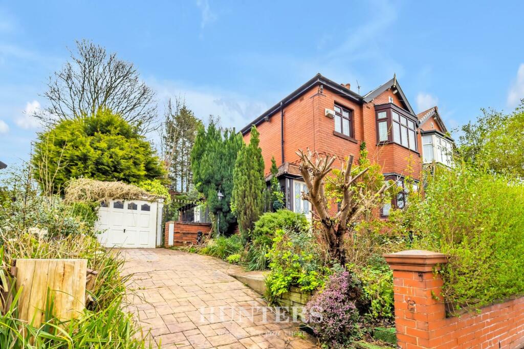 3 bedroom semidetached house for sale in Alkrington Hall Road South, Alkrington, Middleton M24