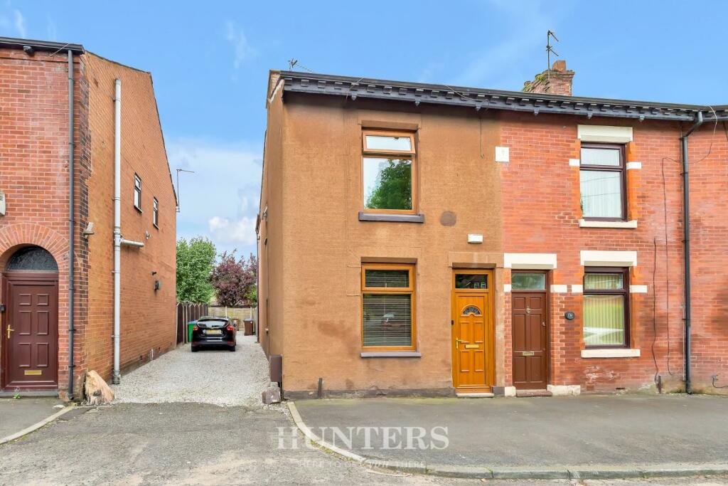 4 bedroom end of terrace house for sale in Grimshaw Lane, Middleton M24