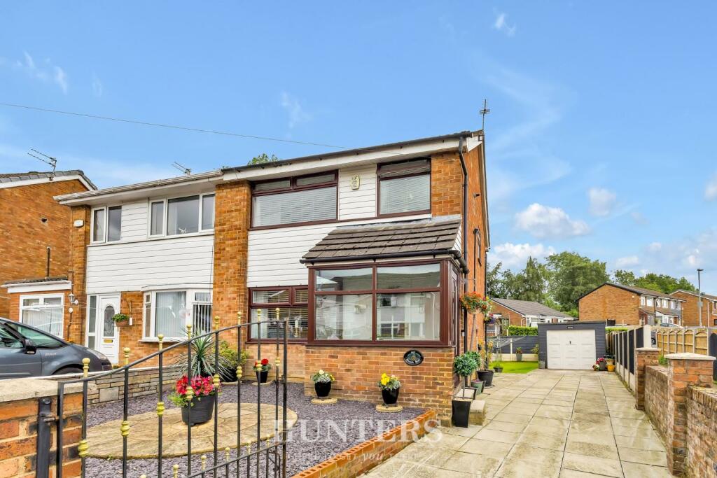 3 bedroom semidetached house for sale in Hereford Way, Middleton M24