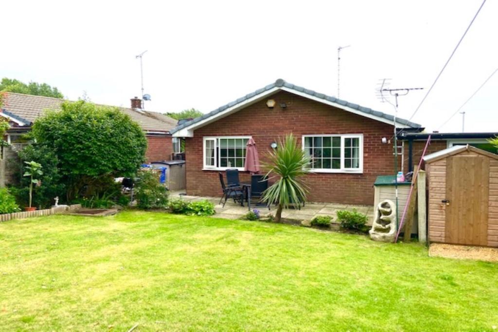 3 bedroom detached bungalow for sale in Shawclough Way, Rochdale, OL12