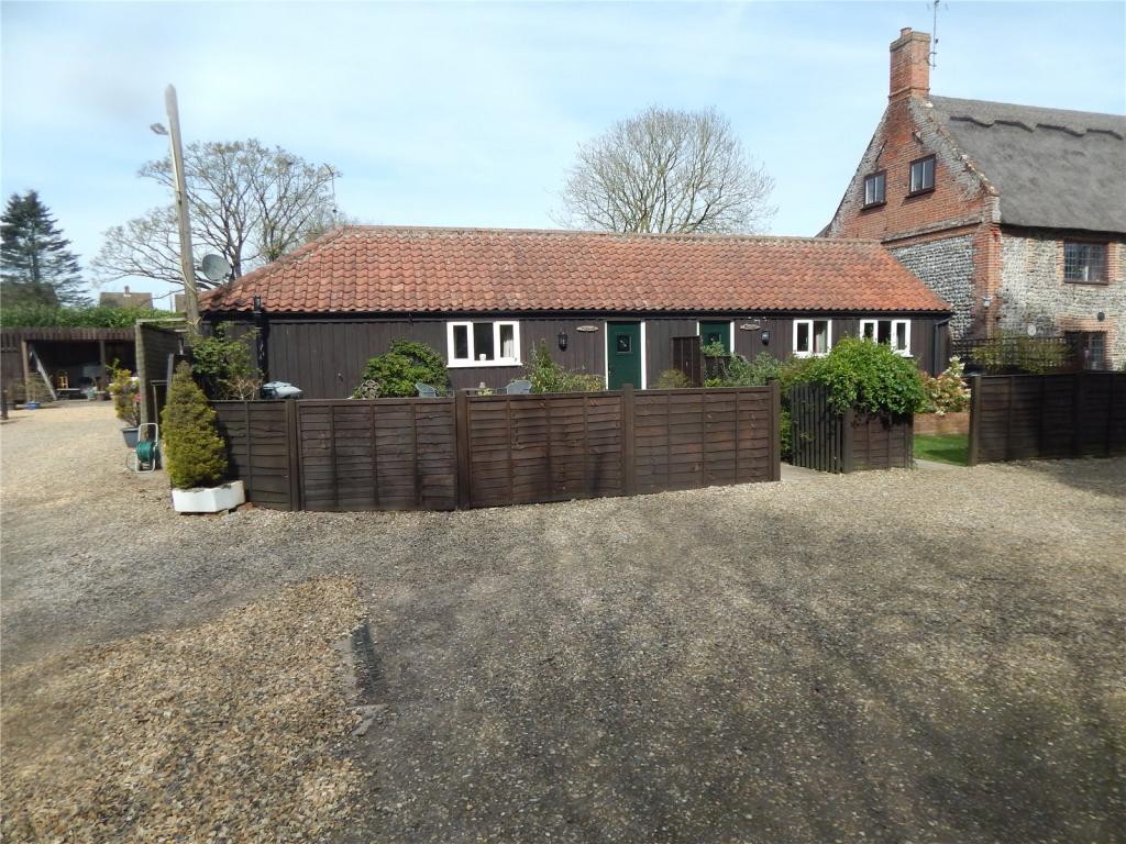 15 bedroom semidetached house for sale in Cromer Road, Thorpe Market