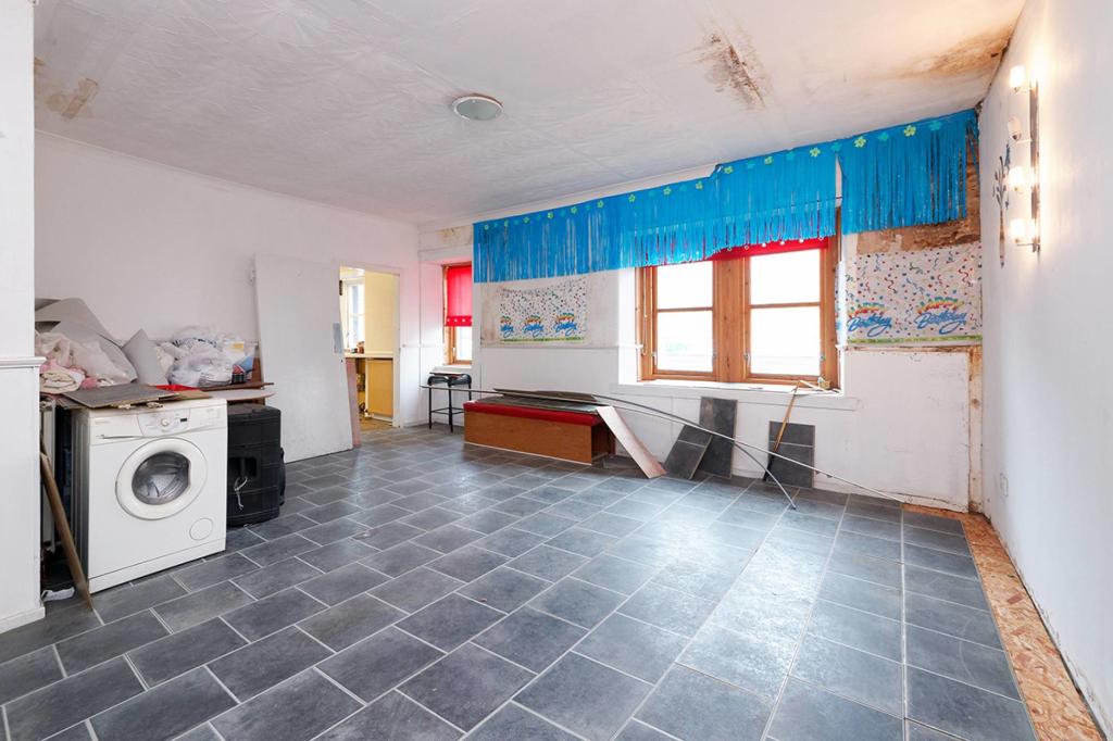 Commercial property for sale in Masons Arms Hotel, 30 Abbeygreen