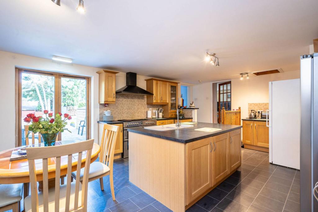 Additional property image - Craiglea Hillside Road, Braemar, AB35 5YU