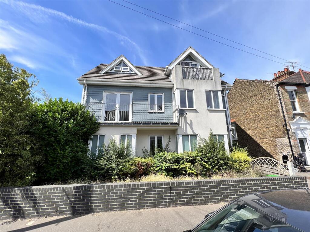 Main image of property: South Avenue, SOUTHEND-ON-SEA