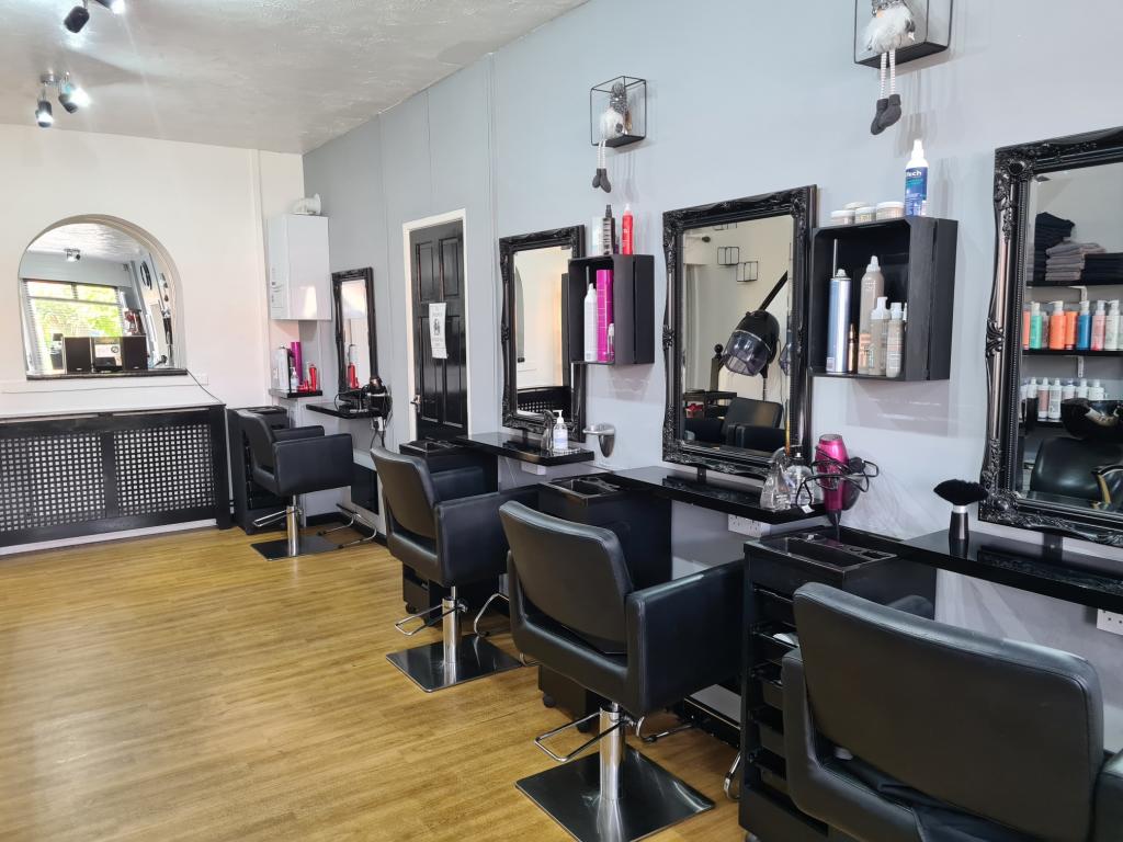 Hairdressers or barber shop for sale in The Avenue, Norfolk, NR7 Hairdressers or barber shop for sale in The Avenue, Norfolk, NR7
