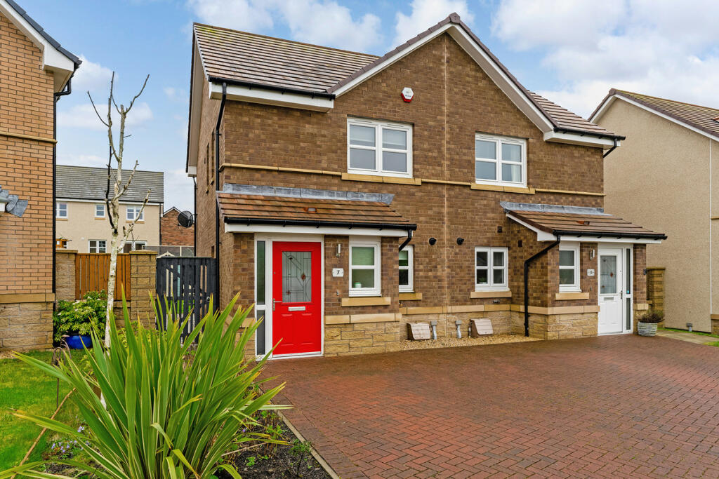 2 bedroom semidetached house for sale in Birch Avenue, Kinghorn, KY3