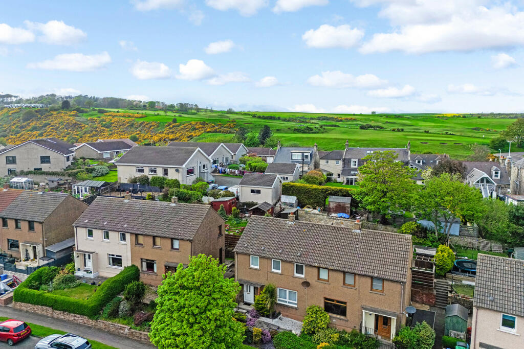 3 bedroom semidetached house for sale in Queens Crescent, Kinghorn