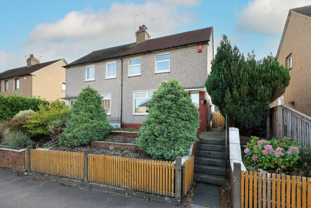 Main image of property: Linnwood Gardens, Leven, KY8