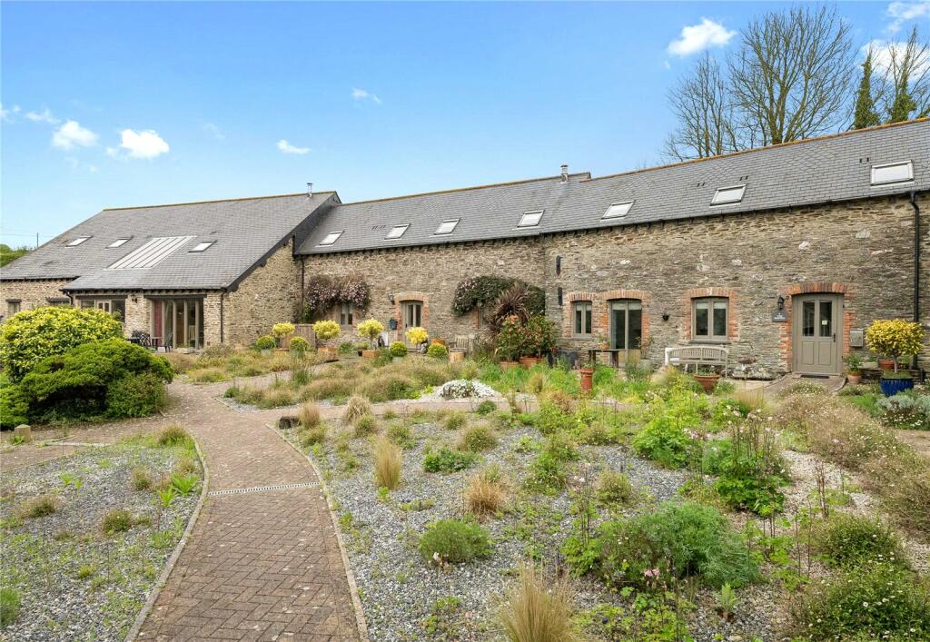 3 bedroom barn conversion for sale in Venton Court, East Allington