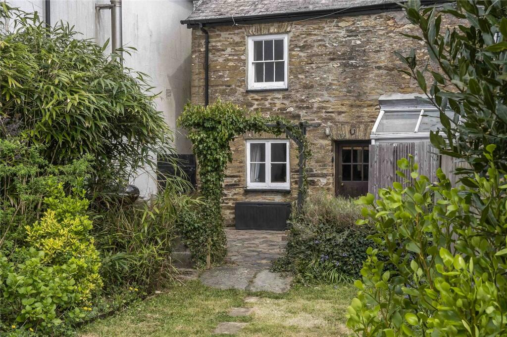 2 bedroom end of terrace house for sale in Chillington, Kingsbridge