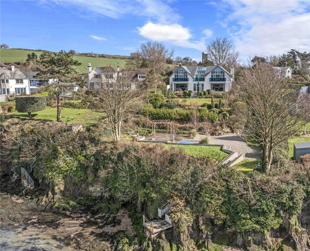 6 bedroom detached house for sale in Curlew Drive, West Charleton