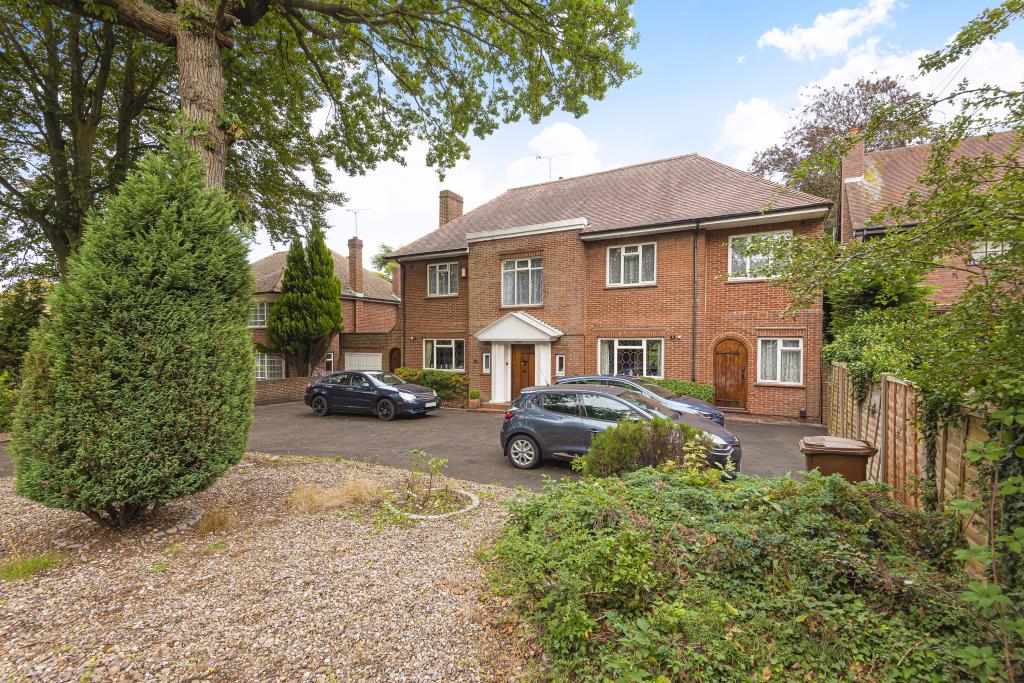 4 bedroom detached house for sale in Maidstone Road, Chatham, ME4