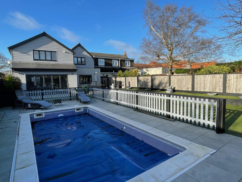 Additional property image - Oakview, Mill Lane, Hook End, Brentwood, Essex CM15 0PP