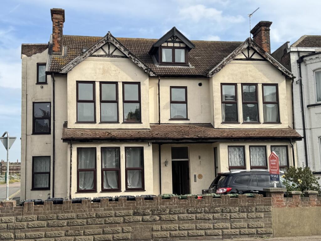 Main image of property: Flat 5, Helen House, 282 Southtown Road, Great Yarmouth, Norfolk NR31 0JB