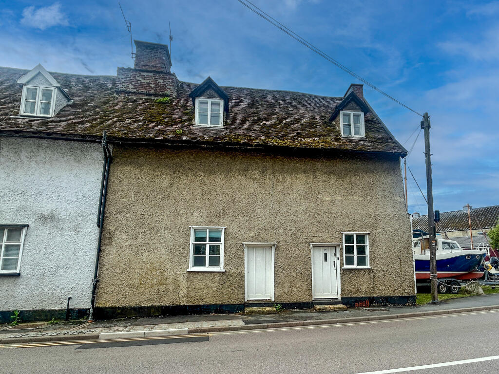 Main image of property: 16 Quayside, Woodbridge, Suffolk IP12 1BH