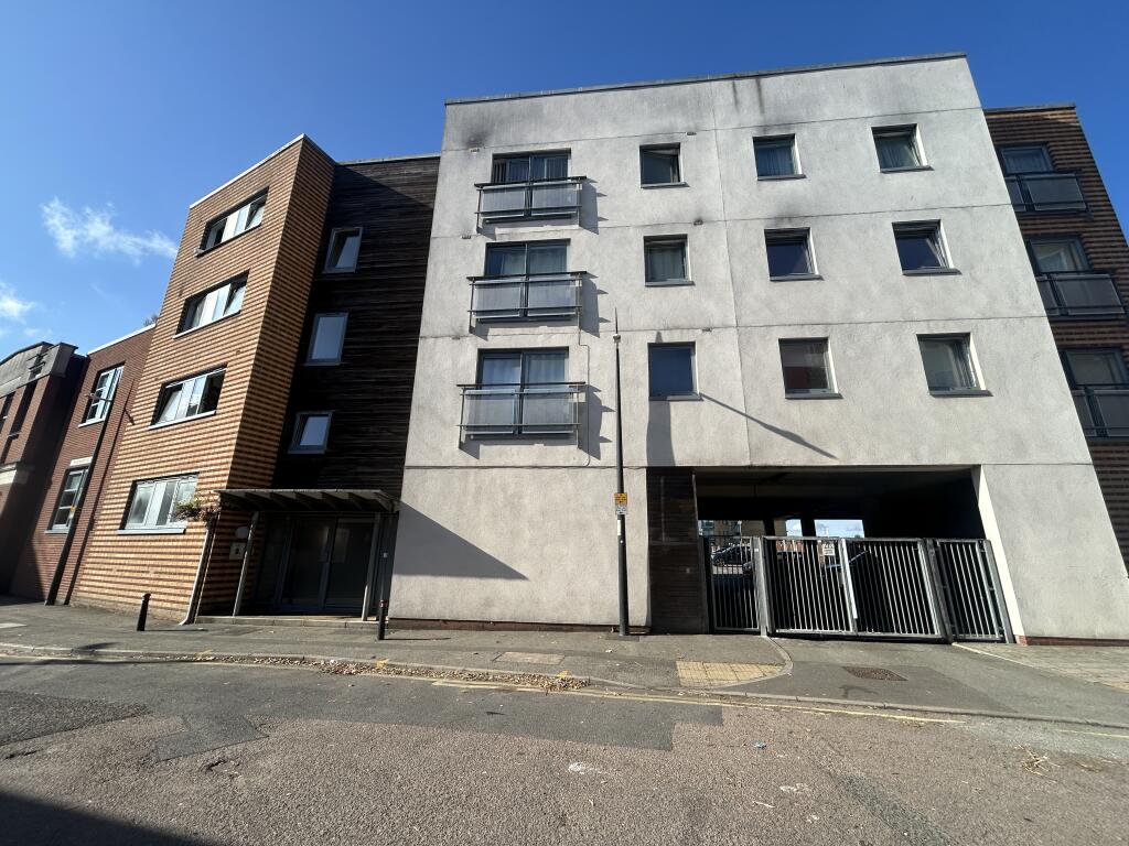 Main image of property: 42 Wykes Bishop Street, Ipswich, Suffolk IP3 0DT