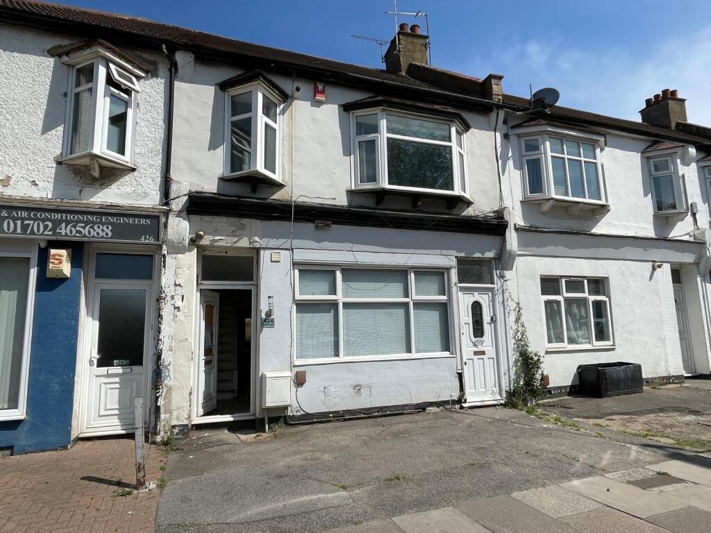 Main image of property: 424 Sutton Road, Southend-On-Sea, Essex SS2 5EZ