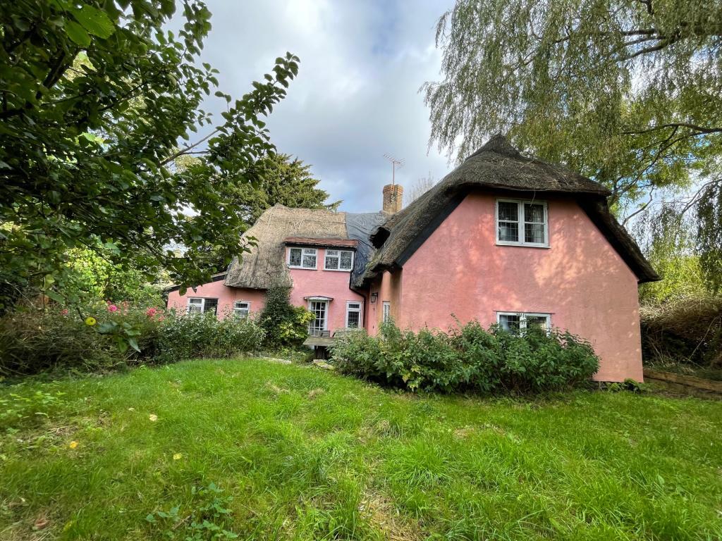 Main image of property: Chapmans Cottage, Ashdon Road, Radwinter, Saffron Walden, Essex CB10 2UA