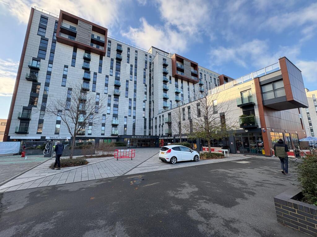 Main image of property: Flat 113, Beaumont Court 61-71, Victoria Avenue, Southend-On-Sea, Essex SS2 6BX