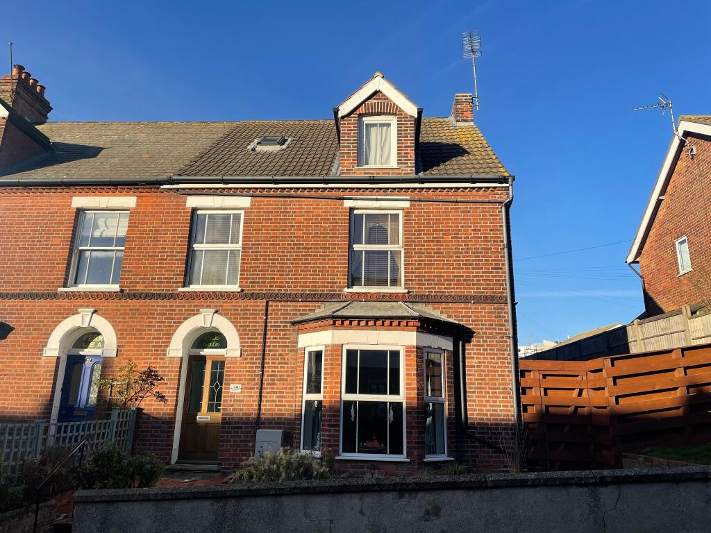 Main image of property: Flat 2, 39 Cliff Road, Sheringham, Norfolk NR26 8BJ