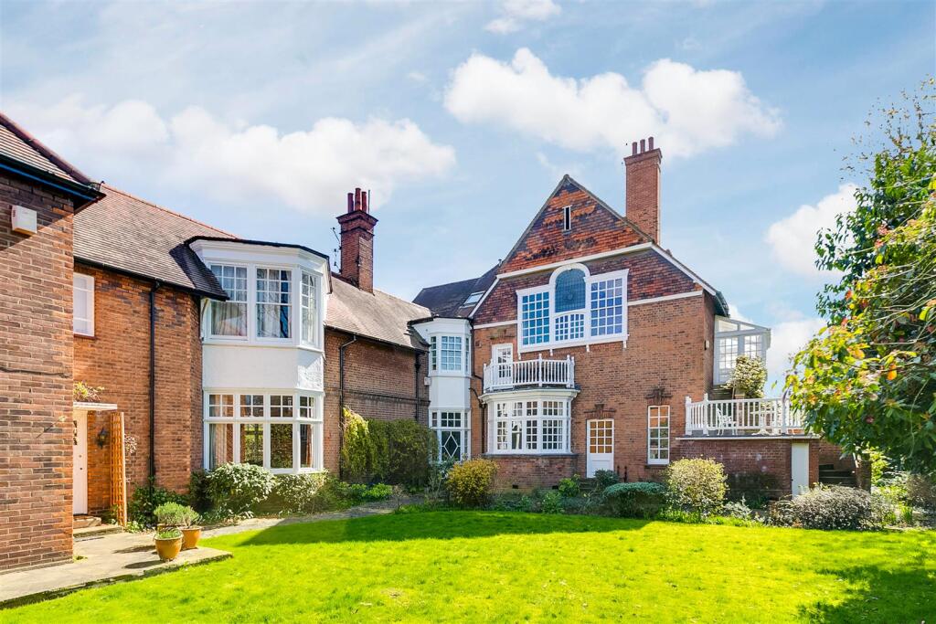 Main image of property: Kara Lodge, Newton Grove, W4