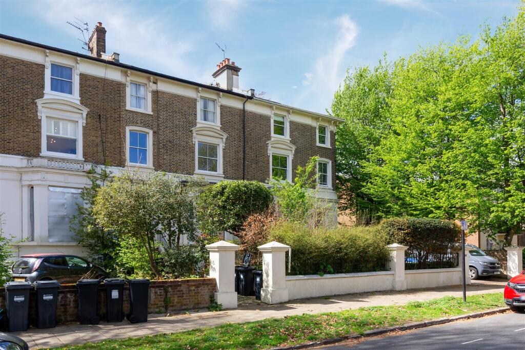 Main image of property: Spencer Road, London, W4