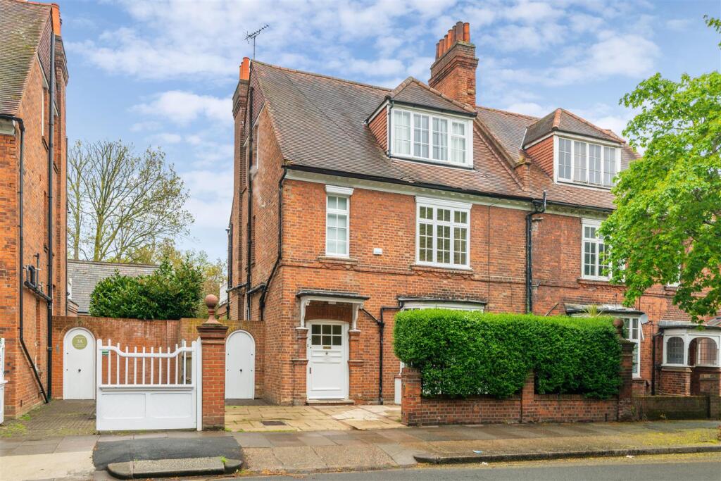 Main image of property: Bath Road, London, W4