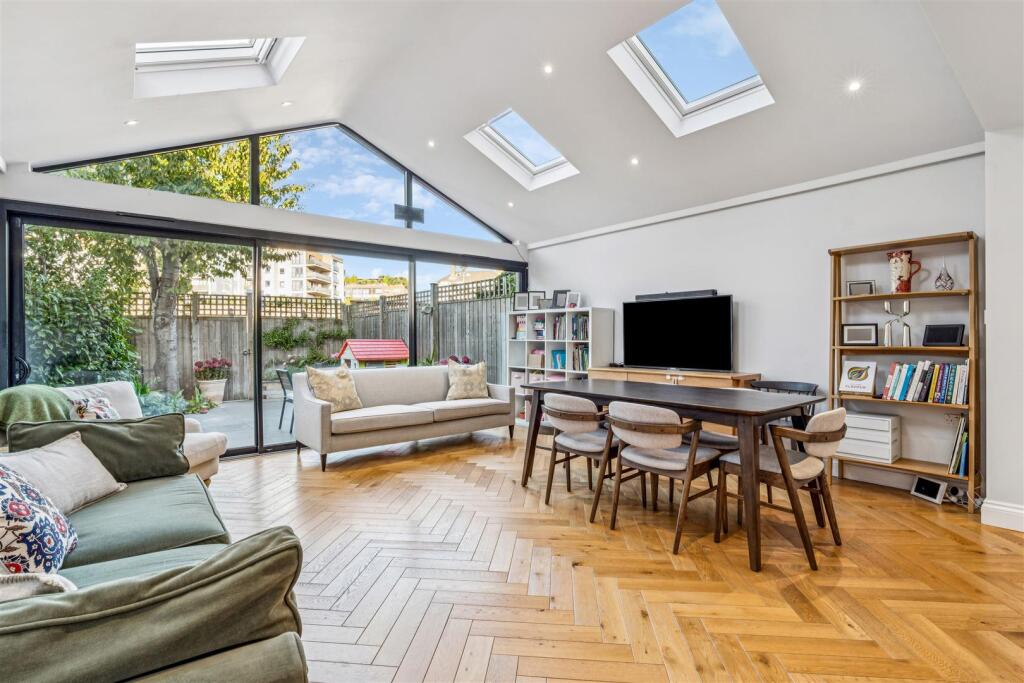 Main image of property: Greenend Road, London, W4