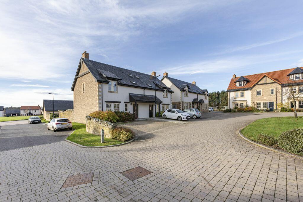 3 bedroom semidetached house for sale in 10 Cospatrick Court