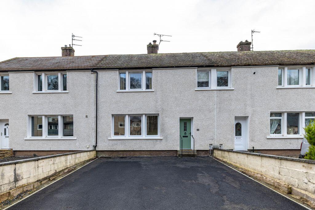 Main image of property: 32 Inchmead Crescent, Kelso, TD5 7LL