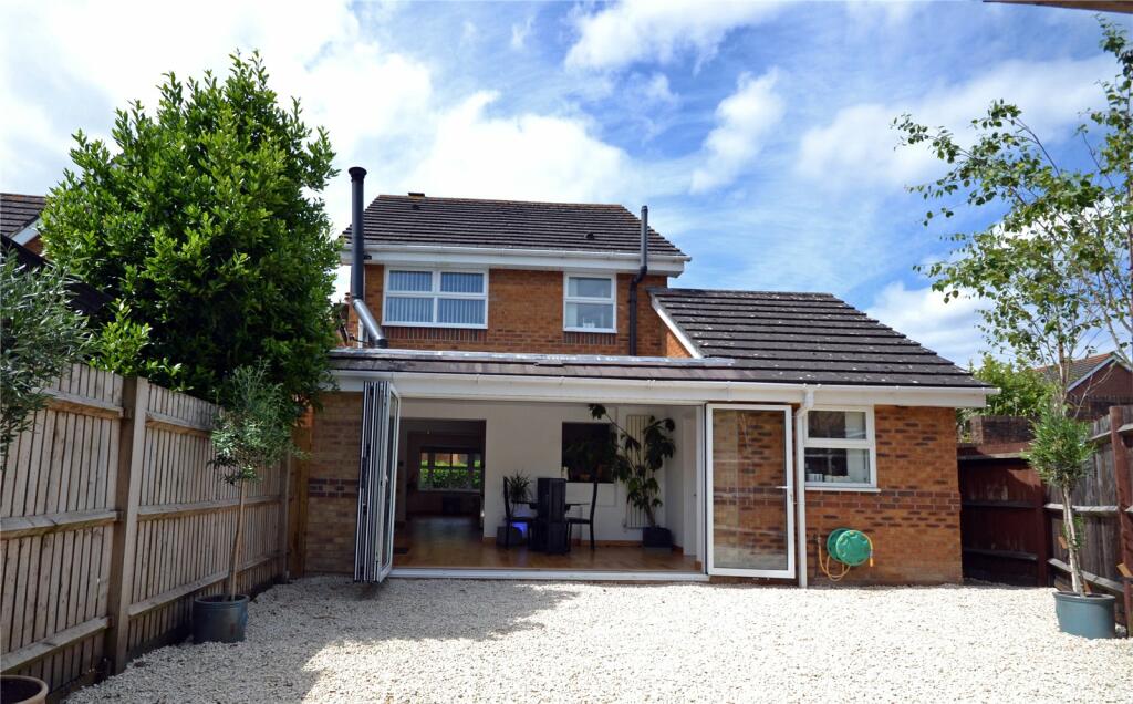 3 bedroom detached house for sale in Vitre Gardens, Lymington