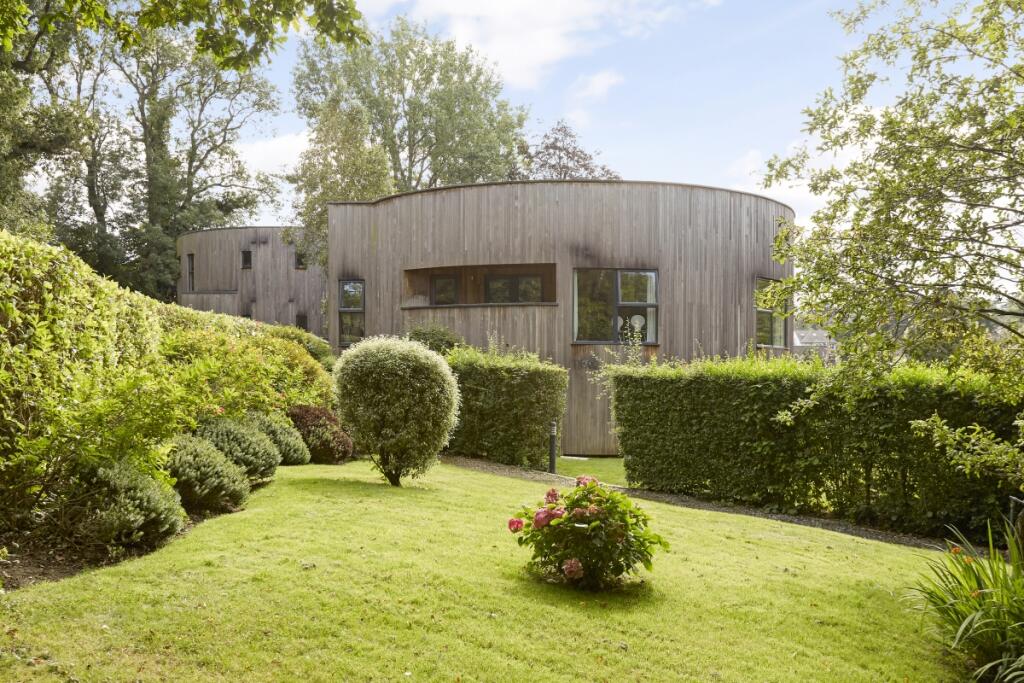 2 bedroom apartment for rent in Timpani Hill Warlingham CR6