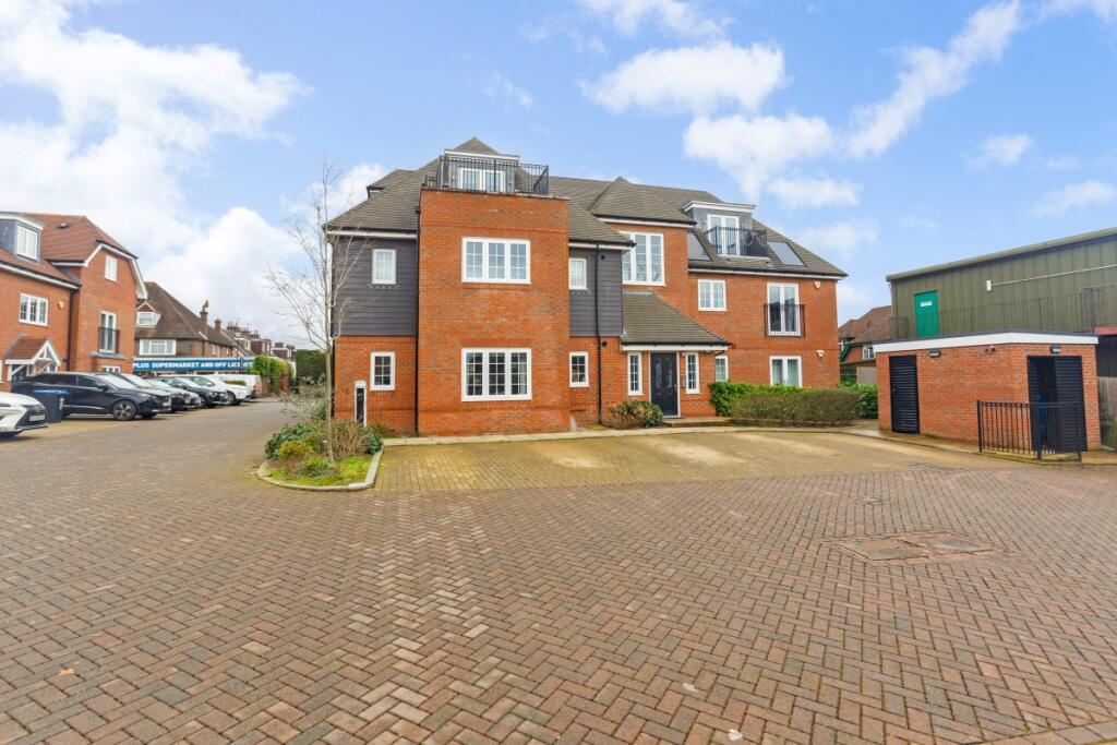 Main image of property: William Way Godstone RH9