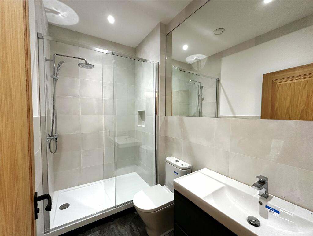 Additional property image - Park Place, Cardiff, CF10