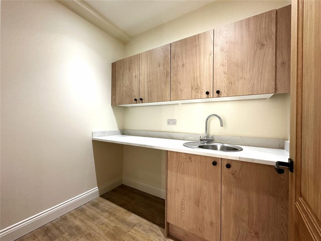 Additional property image - Park Place, Cardiff, CF10