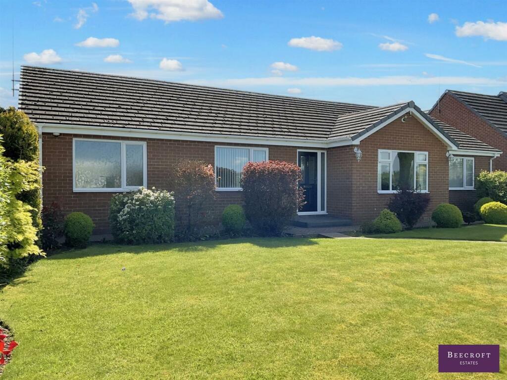 3 bedroom detached bungalow for sale in Thurnscoe Lane, Great Houghton